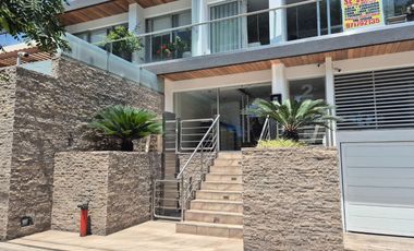 Buscas Dpto 3 dorm, 2 cocheras, balcon,157 m2 en San Isidro a precio de ocasion? US $ 360,000