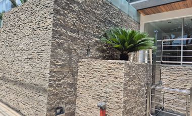 Buscas Dpto 3 dorm, 2 cocheras, balcon,157 m2 en San Isidro a precio de ocasion? US $ 360,000