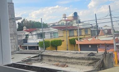 Casa en venta en villa de las flores, coacalco. en avenida principal