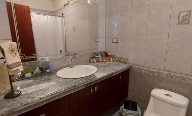 En Machala Se Alquila Casa Amoblada Independiente con Garaje interno para 7 vehículos, apta para Empresa, Institución