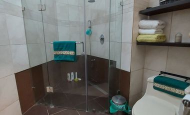 En Machala Se Alquila Casa Amoblada Independiente con Garaje interno para 7 vehículos, apta para Empresa, Institución