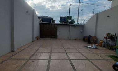 En Machala Se Alquila Casa Amoblada Independiente con Garaje interno para 7 vehículos, apta para Empresa, Institución