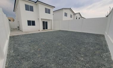 Se Vende Casa de ESTRENO 4 Dormitorios en Urb. Portón al Río de Vicrieel