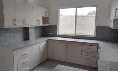 Se Vende Casa de ESTRENO 4 Dormitorios en Urb. Portón al Río de Vicrieel
