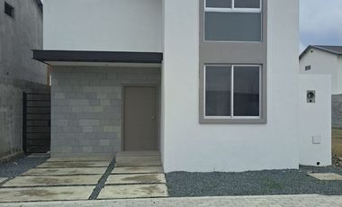 Se Vende Casa de ESTRENO en Venta en la Urb. Amalfi