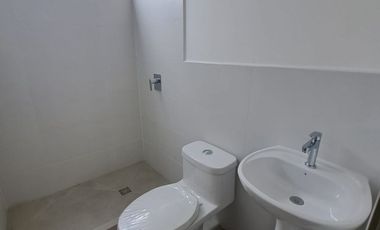 Se Vende Casa de ESTRENO en Venta en la Urb. Amalfi