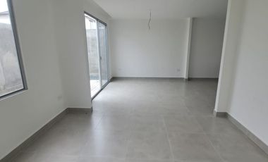 Se Vende Casa de ESTRENO en Venta en la Urb. Amalfi