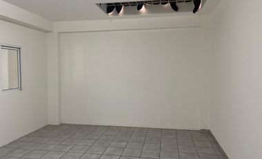 AMPLIA CASA Y EN BUENAS CONDICIONES EN VENTA - URUAPAN