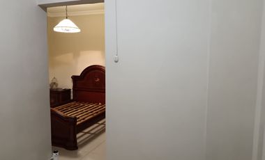 Suite amoblada de alquiler en la Urbanización Ciudad Colón, 1 parqueo.