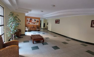 ARRIENDO DEPTO COMO NUEVO, METRO MONEDA, SEGURIDAD Y TRANQUILO EDIFICIO