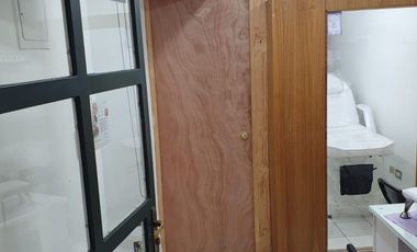 LOOCAL A SOLO 2 CUADRAS METRO PLAZA EGANA, CON BAÑO