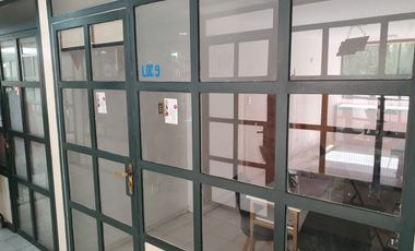 LOOCAL A SOLO 2 CUADRAS METRO PLAZA EGANA, CON BAÑO