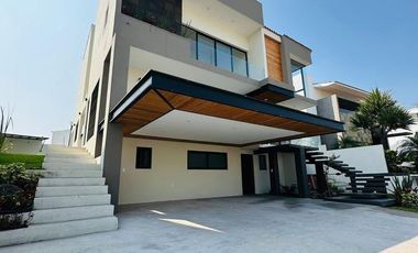 CASA NUEVA EN FRACCIONAMIENTO PARAISO COUNTRY, MORELOS