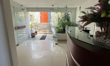 AMPLIO FLAT C/BALCÓN V/CALLE - URB. MONTERRICO NORTE SAN BORJA