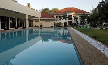 BEACHFRONT HOUSE WITH POOL FOR SALE ID 14987