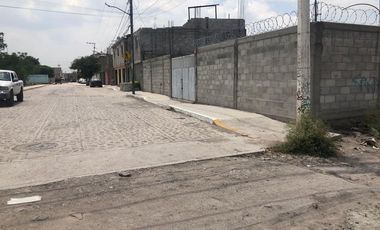 TERRENO DE 400m2 EN RENTA BARDEADO CERCA DE AV DE LA LUZ
