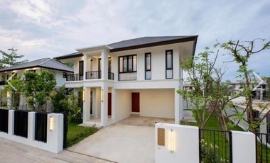 Premium villa, fully furnished, beautiful view, quiet, prime location, Saraphi District, Chiang Mai