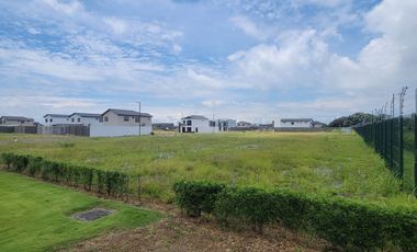 En venta terreno esquinero en Isla Celeste Etapa Babor