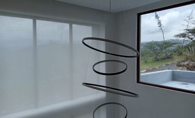 Puembo-Casa de lujo en renta