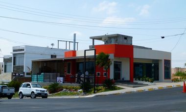 Unico terreno comercial de la urbanización Manta Beach, inversión construcción inmobiliaria