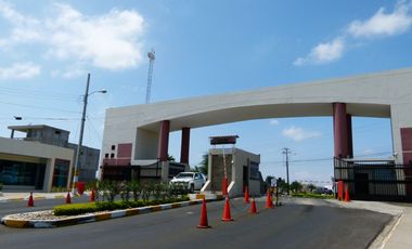 Unico terreno comercial de la urbanización Manta Beach, inversión construcción inmobiliaria