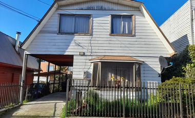 En venta casa de 93 mts2 más cabaña de 48 mts2