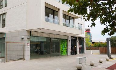 Primera Linea Frente A Av Las Condes, Amplio