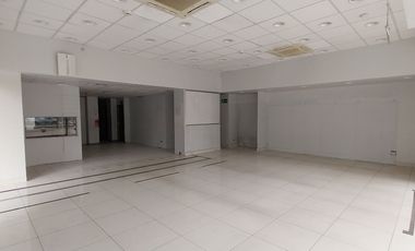 Primera Linea Frente A Av Las Condes, Amplio