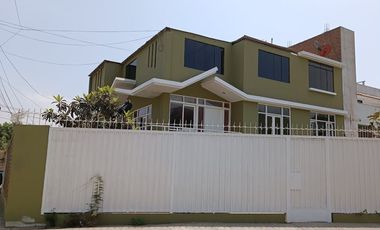 VENDO EXCELENTE CASA