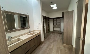 CASA EN RENTA LOMBARDIA, LEON GUANAJUATO