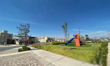 Casa En Renta Fraccionamiento Meseta Querétaro - 3 recamaras y 1.5 baños