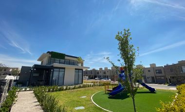 Casa En Renta Fraccionamiento Meseta Querétaro - 3 recamaras y 1.5 baños