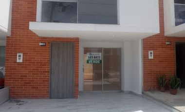 CASA EN CONJUNTO CERRADO