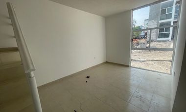 CASA EN VENTA EN EMILIANO ZAPATA CON ALBERCA