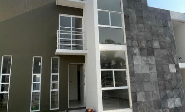 CASA EN VENTA EN EMILIANO ZAPATA CON ALBERCA
