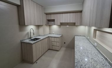 VENDO LINDO DEPARTAMENTO REMODELADO  DE 105 M2 , CERCA A COLEGIOS EN VALLE HERMOSO. SURCO