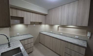 VENDO LINDO DEPARTAMENTO REMODELADO  DE 105 M2 , CERCA A COLEGIOS EN VALLE HERMOSO. SURCO