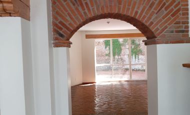RENTO PRECIOSA Y CONFORTABLE CASA   EN HERMOSO CONJUNTO. LOMAS DE TECAMACHALCO.