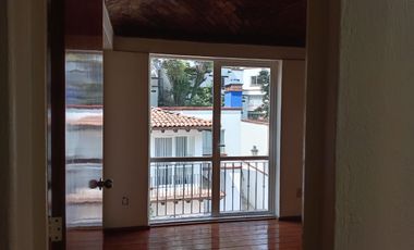 RENTO PRECIOSA Y CONFORTABLE CASA   EN HERMOSO CONJUNTO. LOMAS DE TECAMACHALCO.