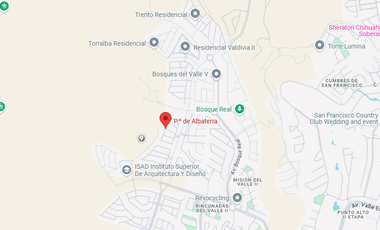 Casa en fraccionamiento Residencial Albaterra II, con 3 recamaras y 215m2, entre Av. P. Boreal y Av. Bosque Real.