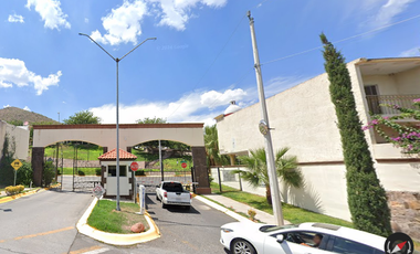Casa en fraccionamiento ubicada en colonia Paseo de Chihuahua, con 3 recamaras y 199m2, A solo unos minutos de Plaza Comercial  Paseo Basarí.