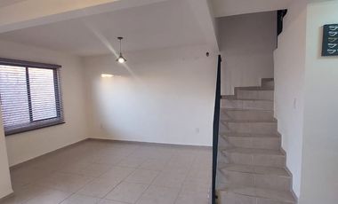 RENTO CASA SIN AMUEBLAR EN  ZIRÁNDARO, SAN MIGUEL DE ALLENDE