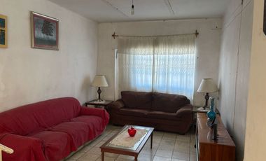 CASA EN QUINTA VELARDE, GUADALAJARA, A UNAS CUADRAS DE FORUM