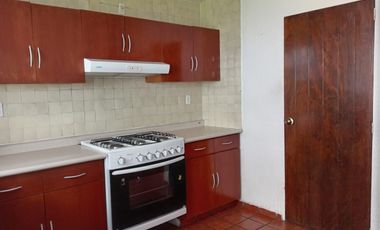 RENTO PRECIOSA Y CONFORTABLE CASA   EN HERMOSO CONJUNTO. LOMAS DE TECAMACHALCO