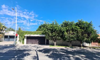 RESIDENCIA SUPER UBICADA A PRECIO DE TERRENO