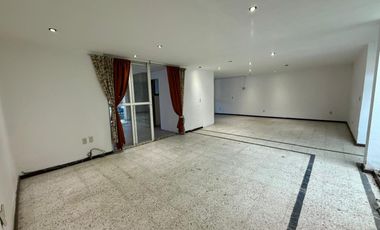 RESIDENCIA SUPER UBICADA A PRECIO DE TERRENO