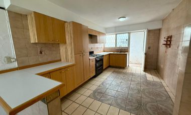 RESIDENCIA SUPER UBICADA A PRECIO DE TERRENO
