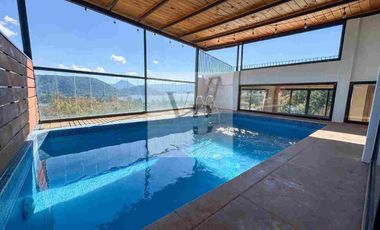 Venta de casa con vista a la peña y al lago