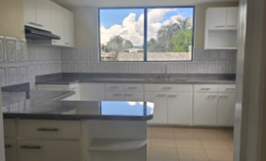 EN RENTA CASA DENTRO DE CONJUNTO FAMILIAR DE 3 CASA – SECTOR MIRASIERRA - VALLE DE LOS CHILLOS
