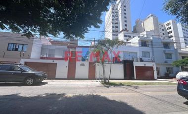 Venta De Casa Como Terreno En Magdalena Del Mar